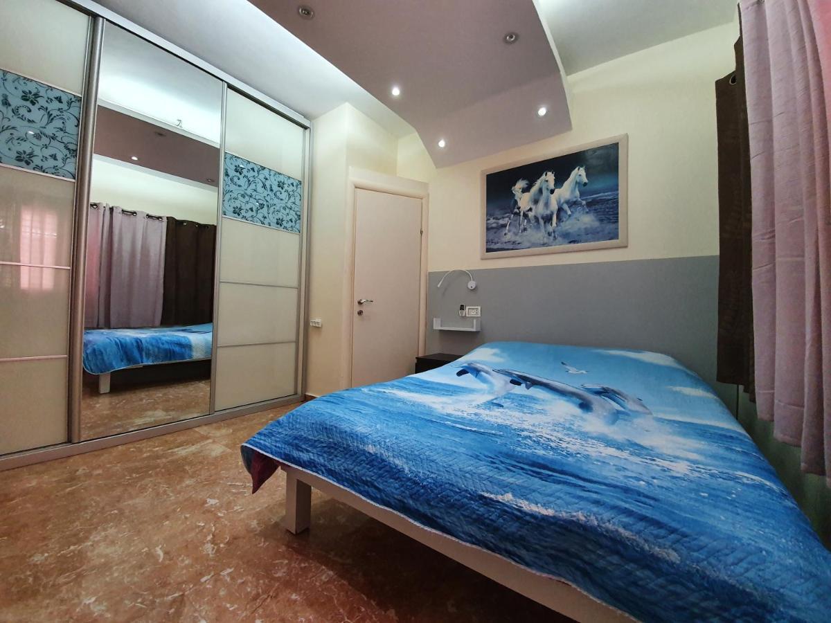 Ezore Yam Apartmens - Elmali'Akh St. 4 Бат-Ям Екстер'єр фото