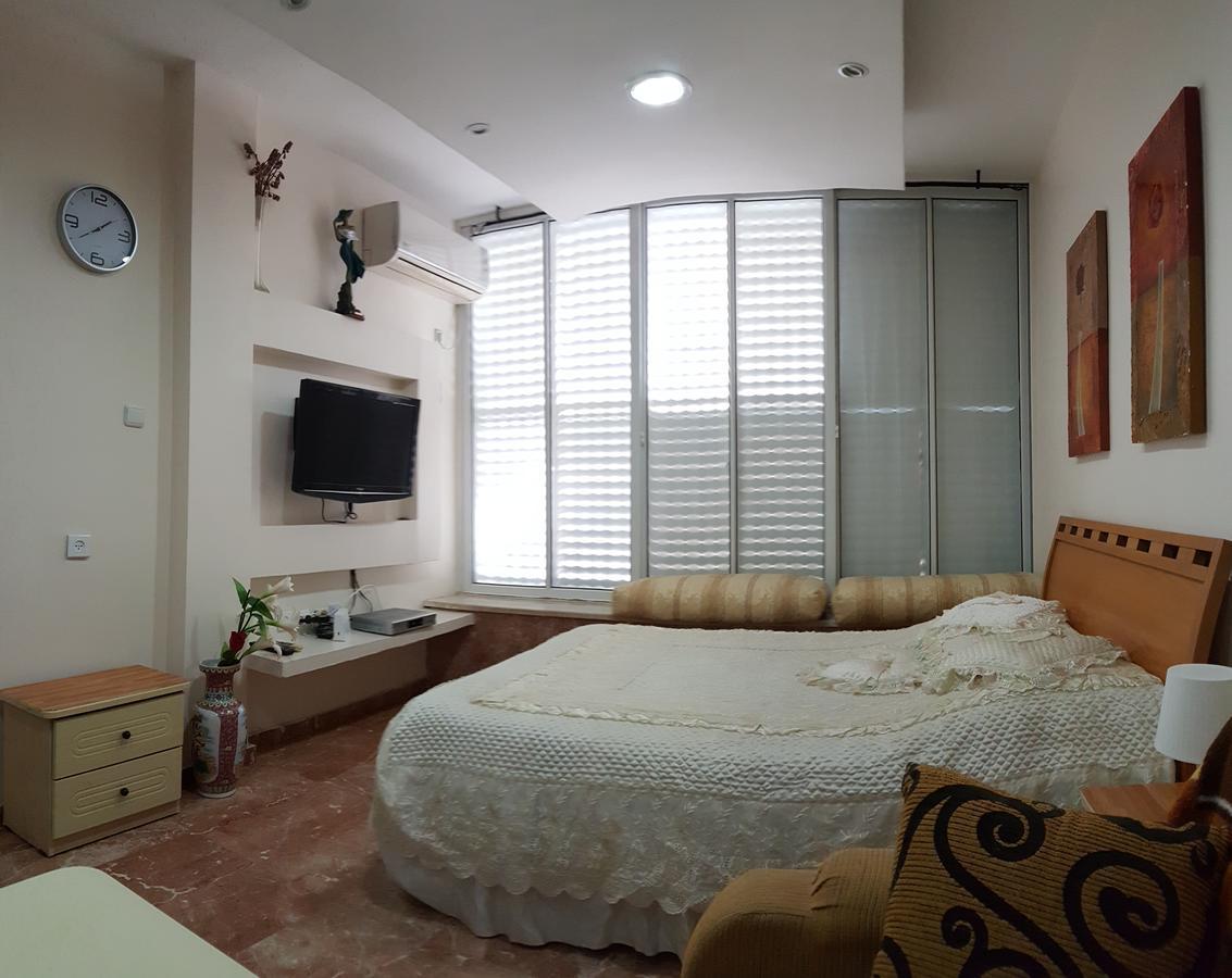 Ezore Yam Apartmens - Elmali'Akh St. 4 Бат-Ям Екстер'єр фото